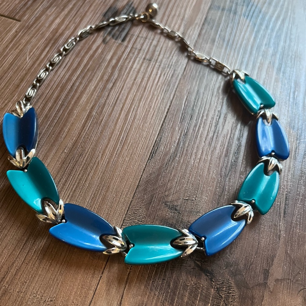 Vintage Thermoset Blue & Teal Necklace/Choker